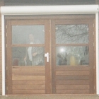 afbeelding: Garage kanteldeur vervangen door twee open slaande deuren, eigen productie timmerwerk, Corné Backx.